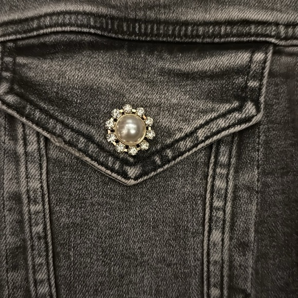 Gray Denim Jacket with Embellished Buttons - Picture 4 of 8